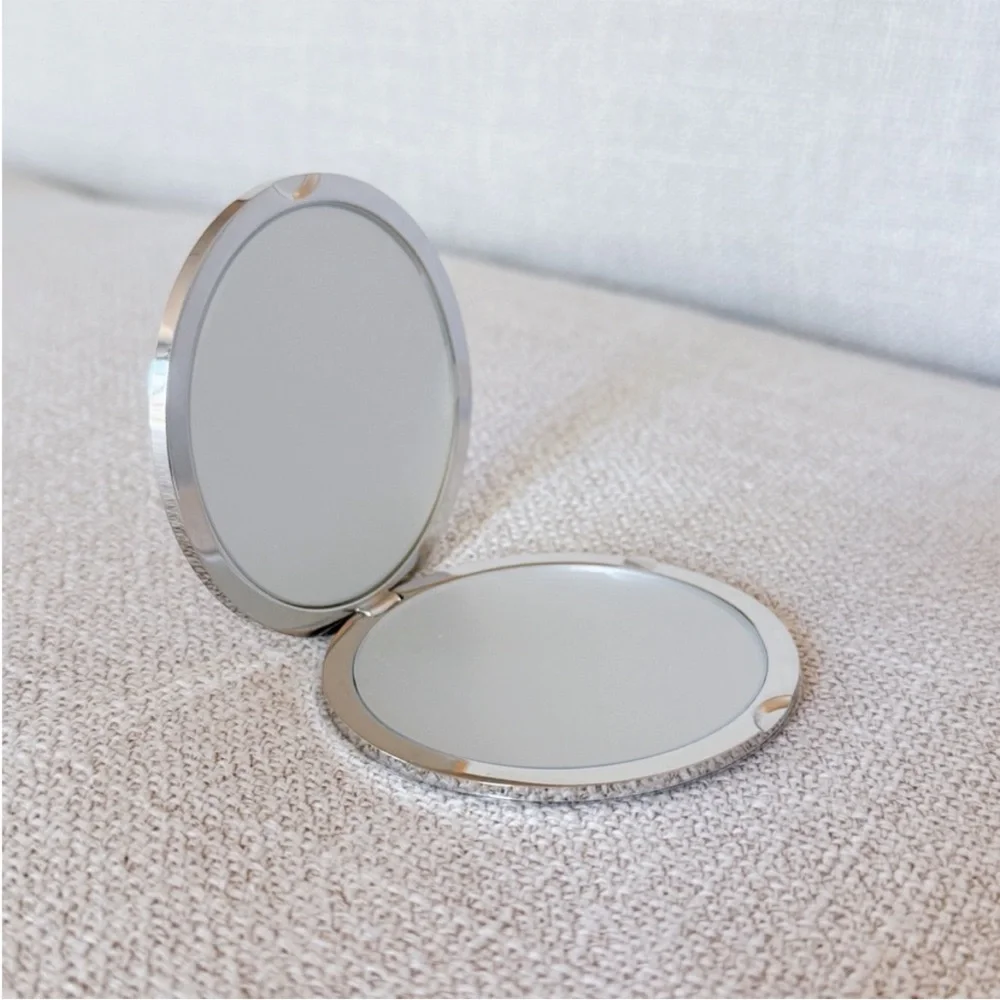 Christian Dior Pink Tiger Print
Compact Mirror - Picture 6 of 6